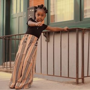 Girls' Burberry pants, worn once it's in Great condition